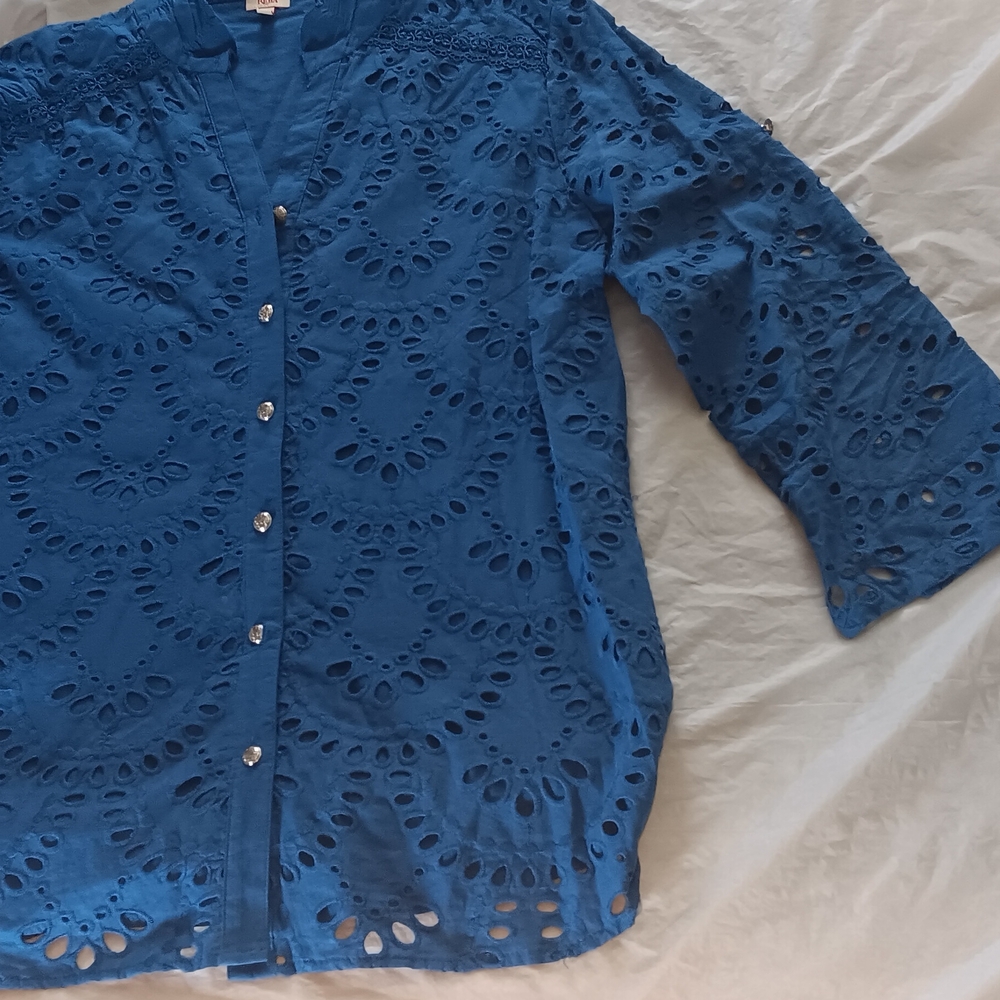 NEW Reba Royal Cotton Blue Eyelet Blouse, Med. - Picture 3 of 6